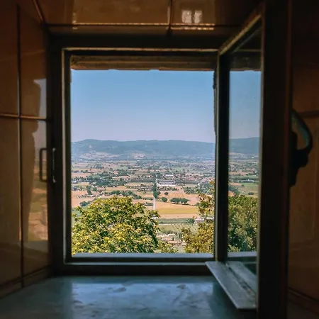 Assisi, Da Bernardo Apartment *